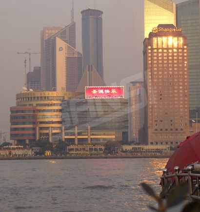 上海市正大廣場（chǎng）室外（wài）全彩色LED顯示屏