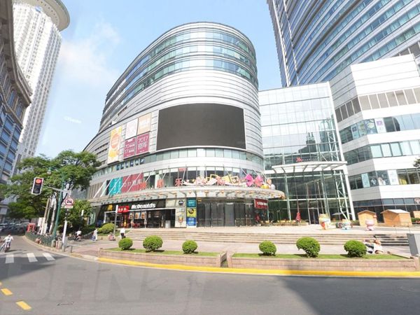 上海雅居樂國際廣（guǎng）場室外（wài）led全彩顯示屏（píng）