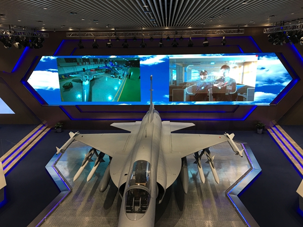 北京中（zhōng）航技術學院（yuàn）室內全彩LED顯示屏