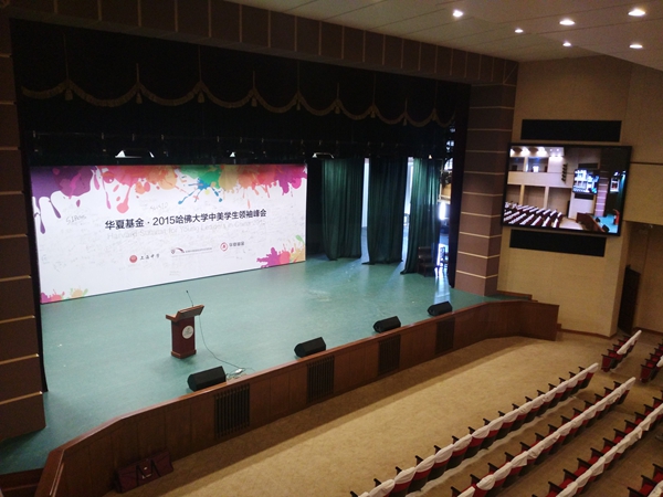 上海中學室內（nèi）全彩顯示屏