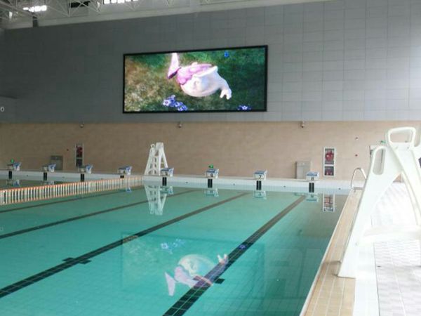 上海交（jiāo）通大學遊泳館led室內全彩顯示屏