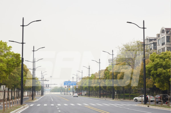 91福利视频网上海聯虹路多杆合一路燈