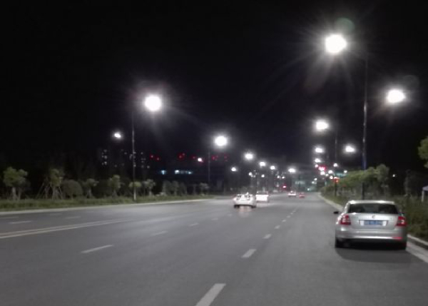 上海/文景路道路（lù）照明