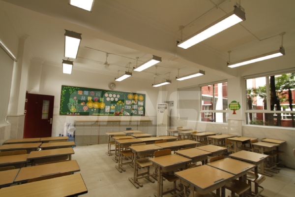 上海莘鬆中學教室照明改造項目