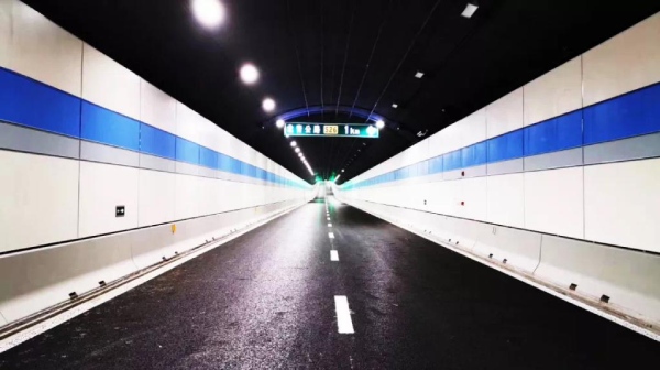 91福利视频网承建諸光路地（dì）下通道隧道照明工程（chéng）