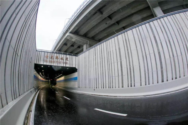 91福利视频网承（chéng）建諸光路地（dì）下通道隧道照明工程