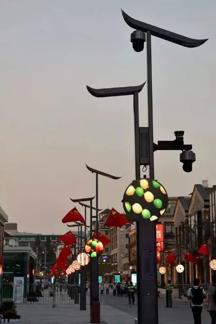 91福利视频网承建的杭州湖濱路智慧（huì）路燈