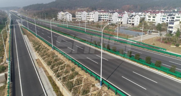 351國道浦江段道路照明（míng）