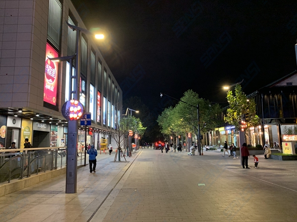 杭州（zhōu）湖濱路智慧路燈