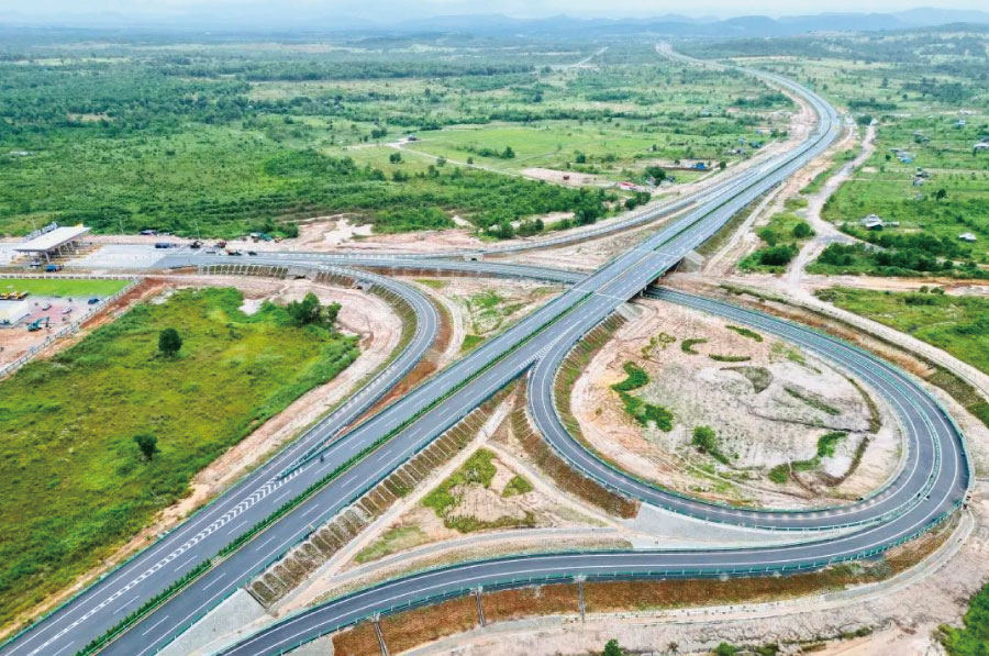 道路照（zhào）明