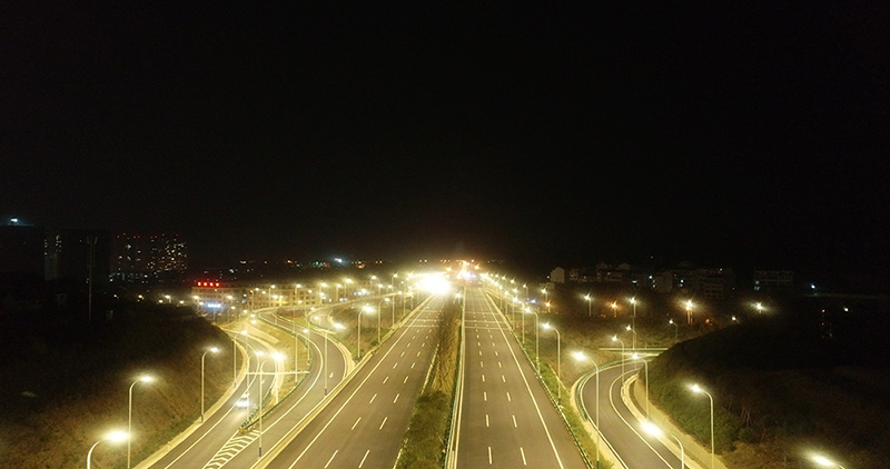 道路照（zhào）明,照亮你回家的路