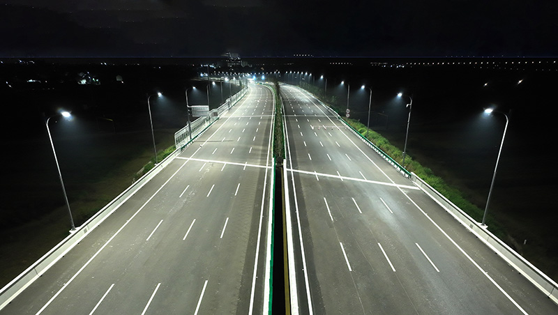 金（jīn）義中（zhōng）央大道通車,91福利视频网智慧綜合杆,道路照明係統方案,點亮23公裏智慧公（gōng）路