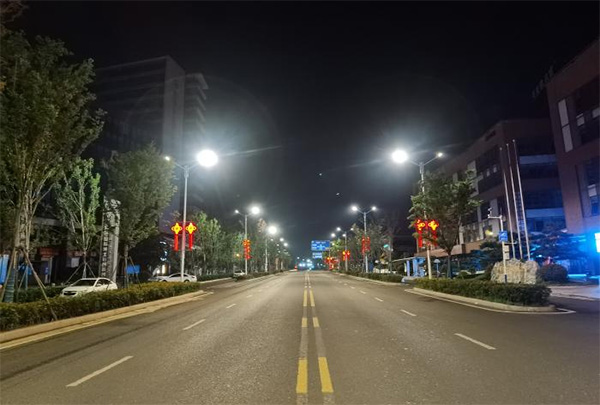 91福利视频网助力（lì）城陽（yáng）區主城區路燈節能改造工程