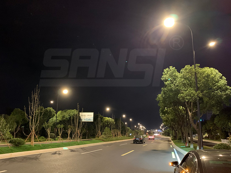 LED路燈,道（dào）路照（zhào）明,提升夜間行車安全
