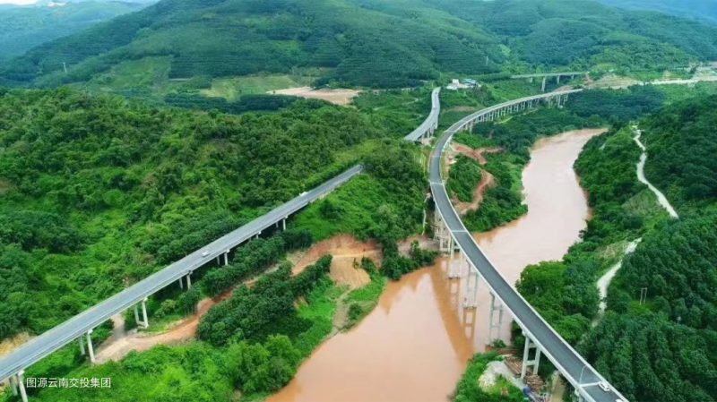 大國交通,之雲南,抵禦複雜（zá）環境（jìng）,三（sān）思LED路隧照明（míng）,鑄就交通豐碑（bēi）