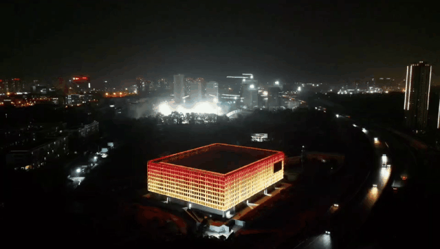 新看點,成都城東,體育（yù）公（gōng）園,建築（zhù）,泛光,顯示方案
