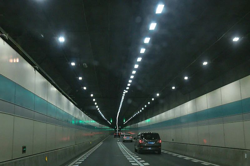新（xīn）聞聯播報道,北橫（héng）通道（dào）通車,三（sān）思助力,上海,東西大動（dòng）脈,全線貫通